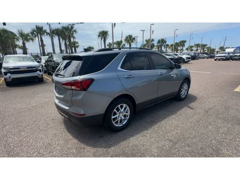 Used 2023 Chevrolet Equinox LT FWD image 2