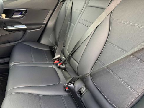 Used 2026 Mercedes-Benz GLC 300 4MATIC image 24