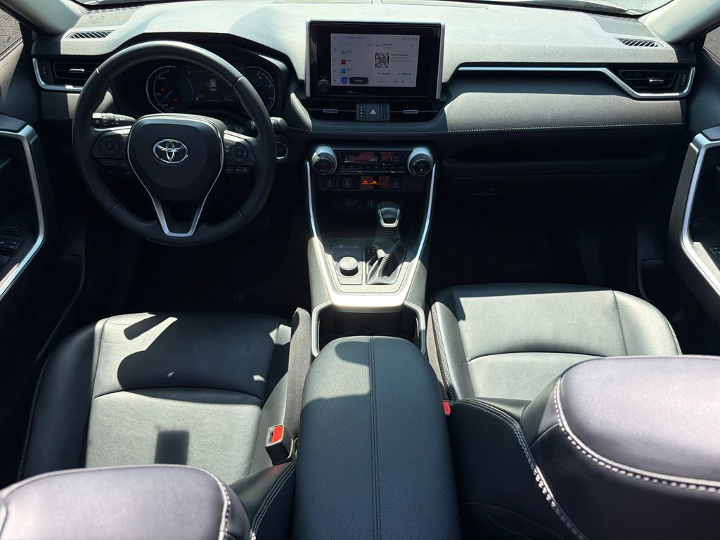 Used 2023 Toyota RAV4 XLE Premium AWD/4WD image 27