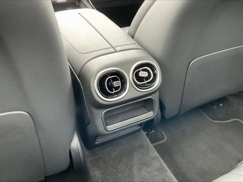Used 2026 Mercedes-Benz GLC 300 4MATIC image 12