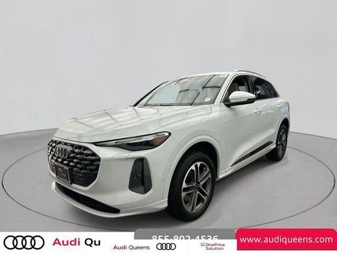 Used 2025 Audi Q5 Premium w/ Convenience Package AWD/4WD image 1