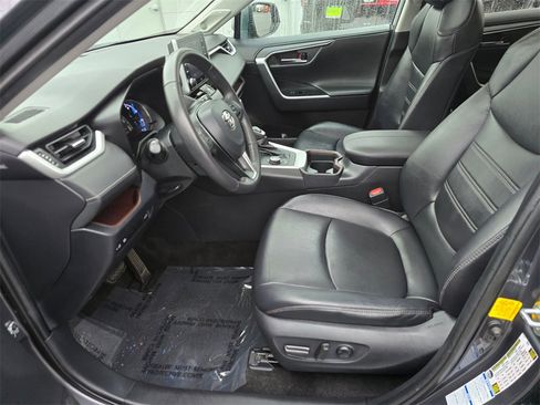Certified 2020 Toyota RAV4 Limited image 20
