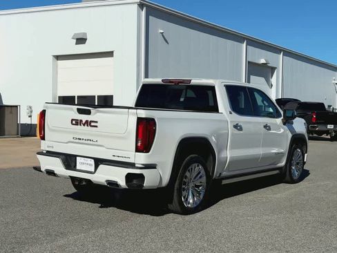 Used 2023 GMC Sierra 1500 Denali w/ Technology Package AWD/4WD image 8