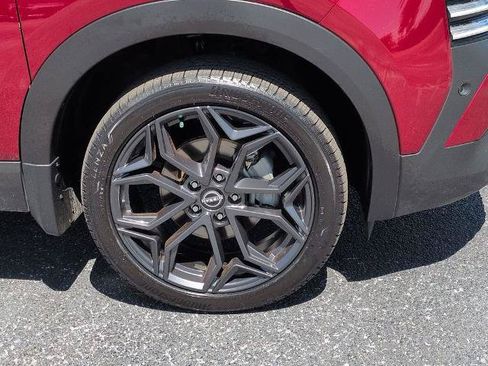 Certified 2025 Nissan Kicks SR w/ SR Premium Package FWD image 11