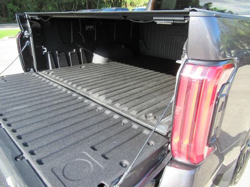 Used 2023 Toyota Tundra Platinum AWD/4WD image 41