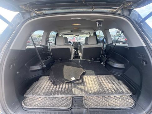 Used 2019 Honda Pilot Touring image 7