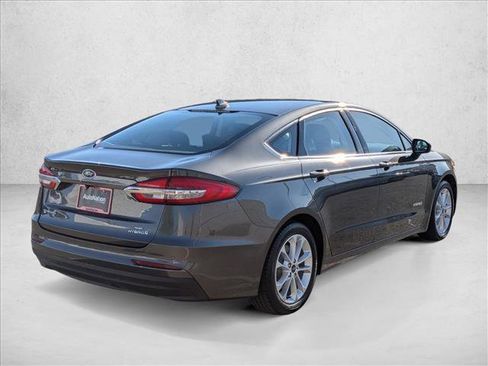 Used 2019 Ford Fusion SE FWD image 5