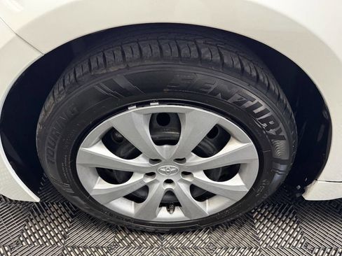 Used 2021 Toyota Corolla LE FWD image 21