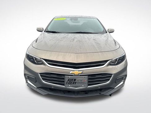 Used 2017 Chevrolet Malibu Hybrid w/ Leather Package image 8