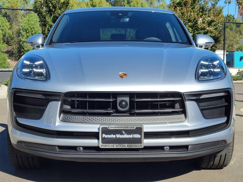 Used 2025 Porsche Macan image 10