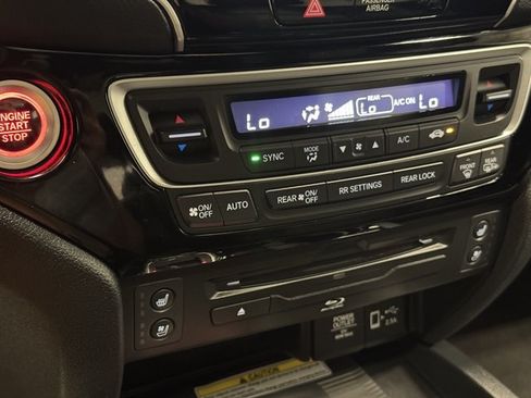 Used 2022 Honda Pilot Black Edition image 34