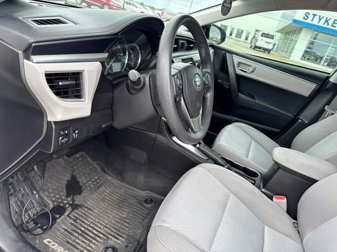 Used 2016 Toyota Corolla LE FWD image 12
