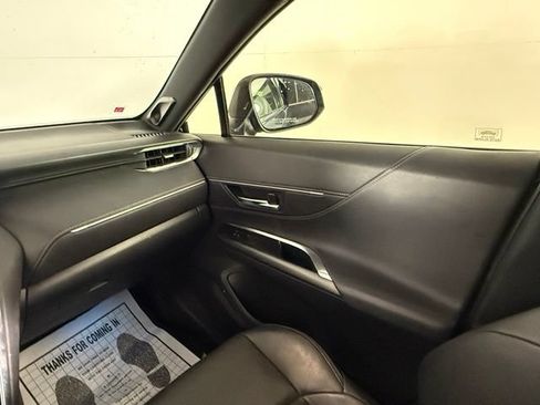 Used 2021 Toyota Venza Limited w/ Advanced Technology Package AWD/4WD image 19