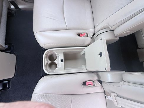 Used 2013 Toyota Highlander Limited image 33