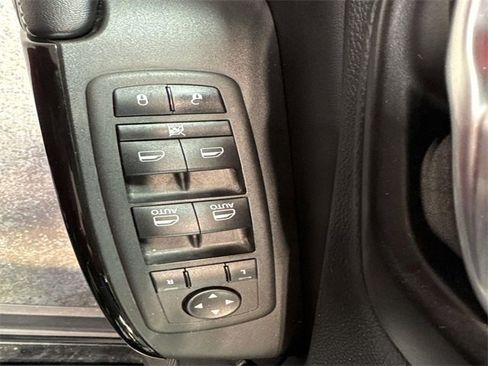 Used 2023 Jeep Cherokee Altitude Lux image 19