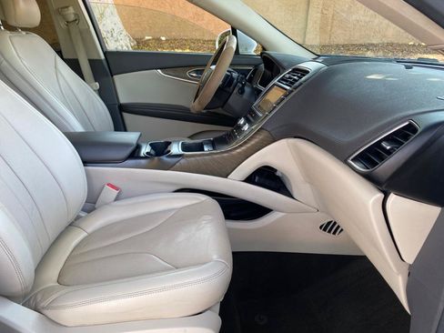Used 2019 Lincoln Nautilus Reserve FWD image 49