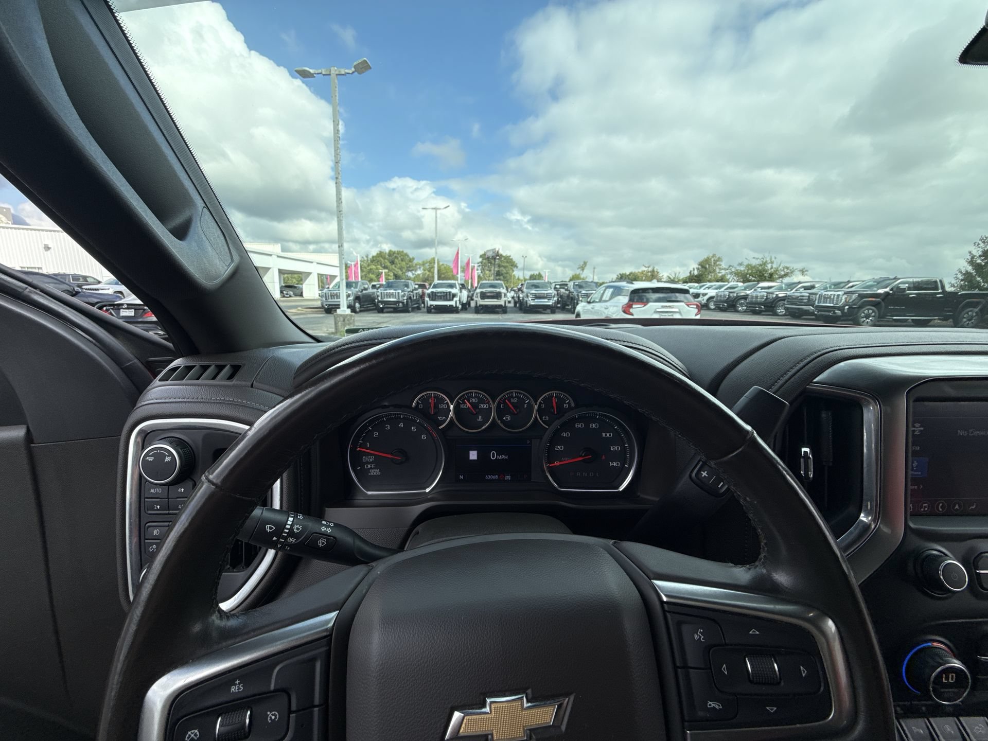Certified 2019 Chevrolet Silverado 1500 LTZ AWD/4WD image 17