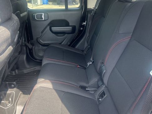 Used 2021 Jeep Gladiator Rubicon AWD/4WD image 10