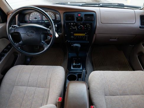 Used 2000 Toyota 4Runner 2WD image 2