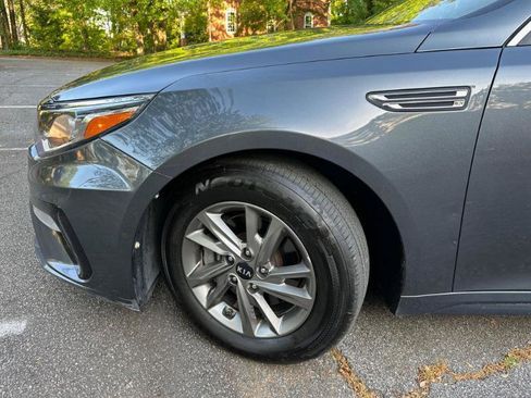 Used 2019 Kia Optima LX image 3
