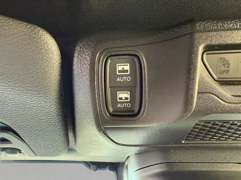 Used 2024 Jeep Wrangler High Altitude image 29