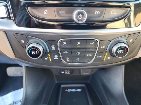 Used 2023 Chevrolet Traverse Premier image 29