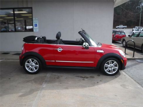 Used 2011 MINI Cooper S image 2