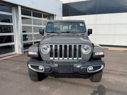 Used 2021 Jeep Gladiator Overland AWD/4WD image 7