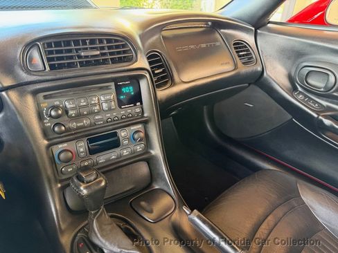 Used 1999 Chevrolet Corvette Coupe w/ Performance Handling Pkg RWD image 12