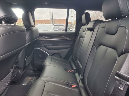 New 2026 Jeep Grand Cherokee Limited w/ Limited Altitude Package AWD/4WD image 15