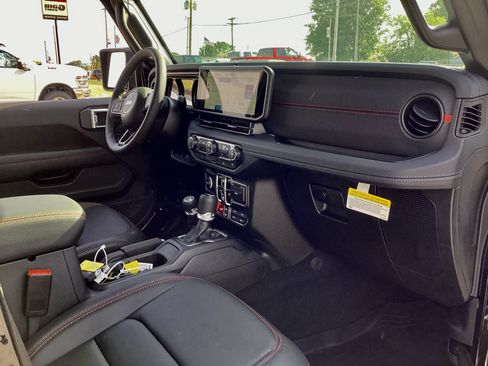New 2026 Jeep Wrangler Unlimited Rubicon AWD/4WD image 12