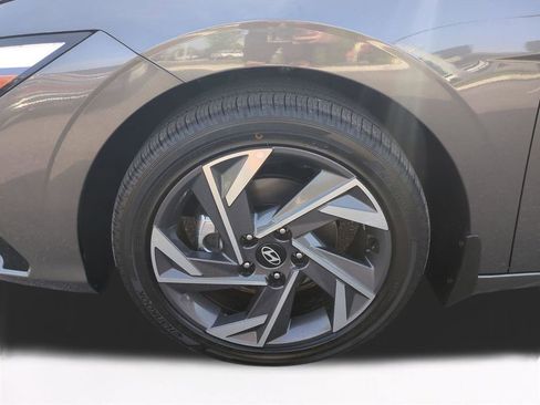 New 2026 Hyundai Elantra Limited FWD image 11