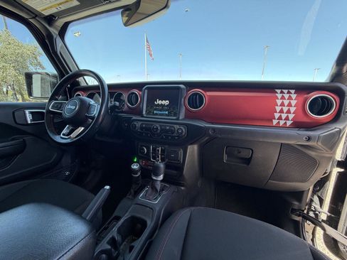 Used 2021 Jeep Gladiator Rubicon AWD/4WD image 23