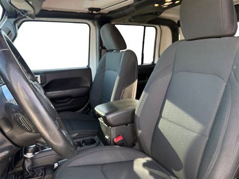 Certified 2020 Jeep Gladiator Sport w/ Quick Order Package 24S image 9