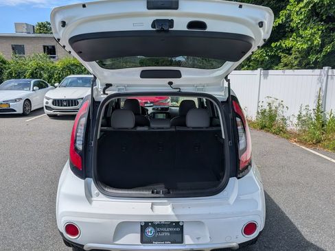 Used 2018 Kia Soul + w/ + Primo LIT Package FWD image 18