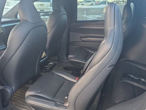 Used 2023 Tesla Model X image 6