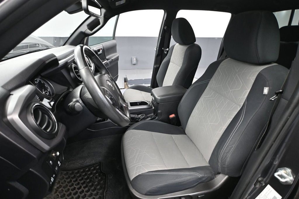 Used 2021 Toyota Tacoma TRD Sport AWD/4WD image 17