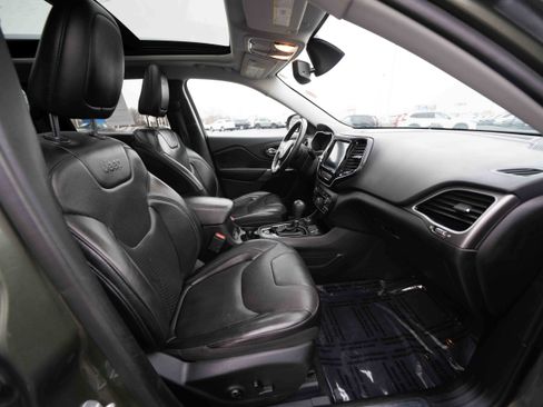 Used 2019 Jeep Cherokee Limited image 27