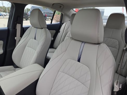 New 2026 Nissan Sentra SL w/ Floor Mat Package FWD image 9