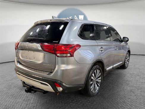 Used 2019 Mitsubishi Outlander ES image 3