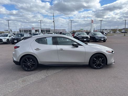 Used 2025 MAZDA MAZDA3 Hatchback w/ Appearance Package AWD/4WD image 4