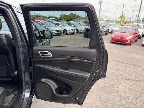 Used 2014 Jeep Grand Cherokee Overland AWD/4WD image 25