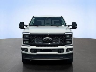 New 2026 Ford F250 Lariat w/ Black Appearance Package