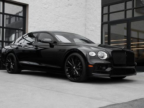 Used 2024 Bentley Flying Spur W12 image 1