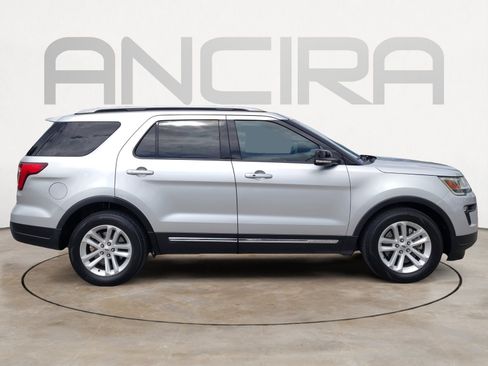 Used 2018 Ford Explorer XLT w/ Equipment Group 202A image 12