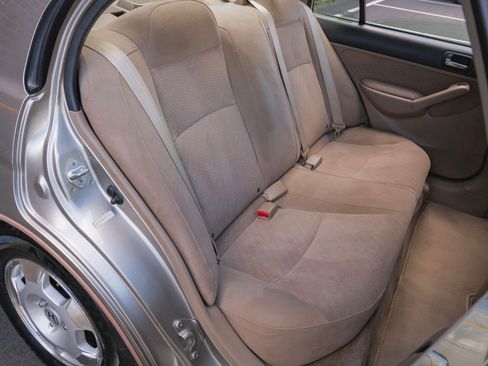 Used 2003 Honda Civic Hybrid Sedan image 10