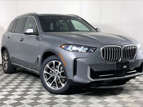 Certified 2024 BMW X5 xDrive40i w/ Premium Package AWD/4WD image 2