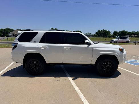 Used 2020 Toyota 4Runner SR5 Premium RWD image 6