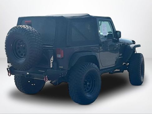 Used 2016 Jeep Wrangler Sahara w/ Connectivity Group AWD/4WD image 3