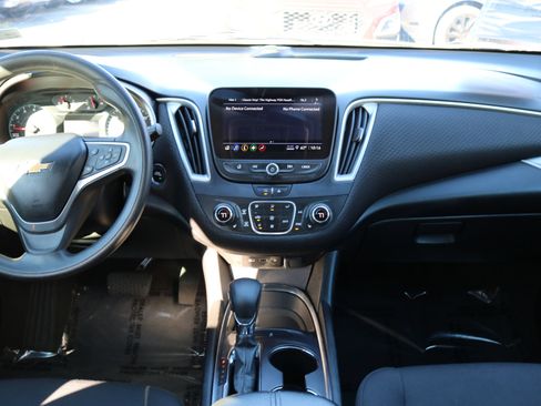 Used 2022 Chevrolet Malibu LT image 23